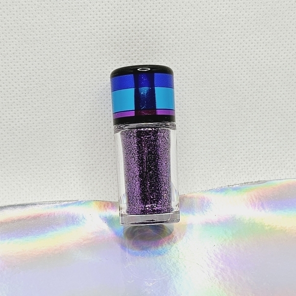 MAC Cosmetics Fuchsia Glitter LE - Picture 2 of 7